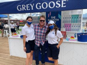 Lochlyn Munro Instagram - Such a great time at #GreyGooseSmoothPutt! Thank you @greygoose !!! And a huge thanks to @v_palms and @nicolediaas for being such gracious hosts!! ❤️🙌🏻