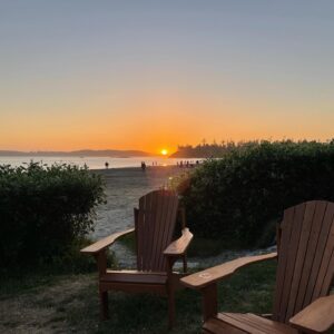 Lochlyn Munro Instagram - Thank you to @tofinosurfschool and to our awesome instructor, Rueben, for making our stay in #Tofino so enjoyable……🙌🏻❤️