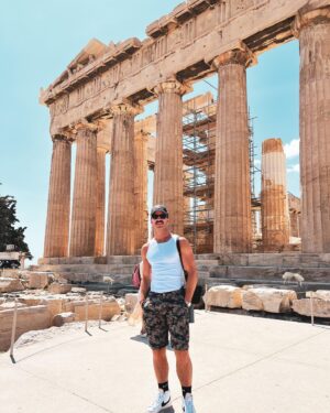 Lockhart Brownlie Instagram - ᴴᵒˡᵈⁱⁿᵍ ᵒᵘᵗ ᶠᵒʳ ᵃ ʰᵉʳᵒ 🏛️🏺🇬🇷