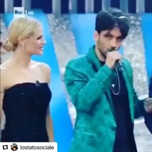 Lodovico Guenzi Instagram - Pensa a Sanremo. #sanremo #musica #2018 #2022