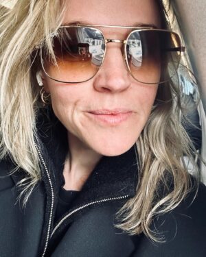 Loes Haverkort Instagram - RECAP 
4 creative and inspirational days in France 🦋💖
 
Ps Haven’t played that little blues in 20 years. But my hands still remembered and went for it. Love how the body and mind works🤘💫