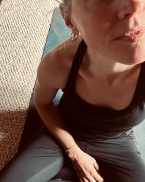 Loes Haverkort Instagram - RECAP 
4 creative and inspirational days in France 🦋💖
 
Ps Haven’t played that little blues in 20 years. But my hands still remembered and went for it. Love how the body and mind works🤘💫