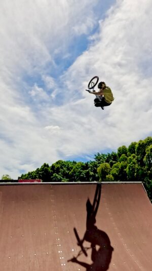 Logan Martin Instagram - One of my faves! Slowed right down 😍
Filmed in 2.7k / 240 fps on my @gopro #hero12