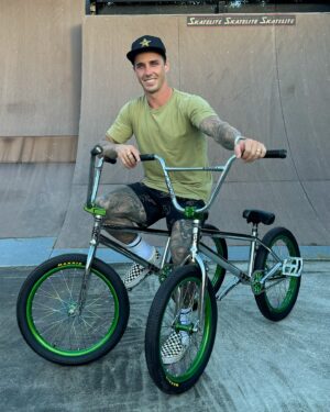 Logan Martin Instagram - 2 fresh bikes ready to go!! 🙌🏼 Stoked on the way these turned out!!
Thanks to the amazing brands that support me! @hyperbmx and @snafubmx always pulling through with the new bikes!🙏🏼