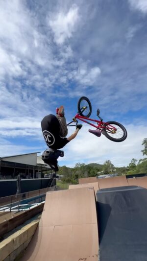 Logan Martin Instagram - Another dream come true! Really grateful for this opportunity to ride with @loganmartinbmx at his home! 🙌🏼🥹 #bmx #bmxfreestyle #ridebmx #JKCoaching #fistarmy