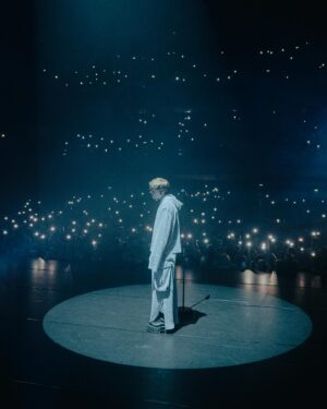 Loïc Nottet Instagram - Paris Salle Pleyel complet hier soir! C’était magique merci 🤍

captured by @lou_bet
