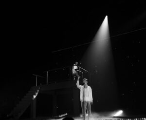 Loïc Nottet Instagram - nostalgia…  #SillygomaniaTour @forestnational @jensvannoten @louis_jassogne @virginielienard @matfrings @juvercleven

📸 @scenesbelges @lfab_photography @ecrandart