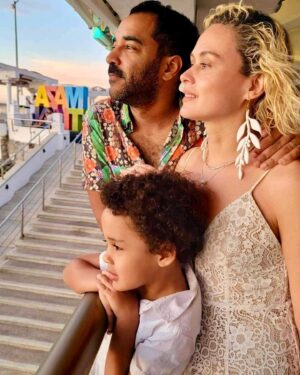 Lolitta Dandoy Instagram - This is 44☀️

C’est mon anniversaire aujourd’hui, mais j’ai déjà eu la chance de le fêter la semaine dernière au Mexique… et je veux juste dire merci à Joe, Charlie et à mes précieux amis Véro et Michael💖 Si vous saviez comme je suis reconnaissante pour cette parfaite journée qui a commencé par une course sur le Malecon, suivie d’une aprèm à la plage, d’un apéro avec la plus belle vue sur le Pacifique et qui s’est terminée par un délicieux petit souper dans le vieux Mazatlán.

Merci, merci, merci! Si mon année pouvait ressembler un tout petit peu à cette journée, mon cœur serait comblé!