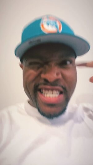 London Brown Instagram - IF UR GOIN TO SURPRISE SUMONE, learn what they r n2 FIIIIRST! #londonswhitettalk #gifts #presents #unclemarvin