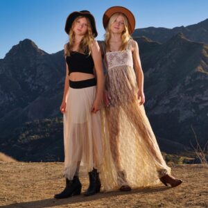 London Fuller Instagram - ☀️west cost ➡️ big🍎
📸: firebirdimagery
👗: @urbanoutfitters 
•
•
•
#firebirdphotography #model #california #hiddenhills #losangeles #scenic #twins #boho #bohostyle #aesthetic #bohochic #editorial #ootd #potd #twingirls #twinsisters #fashionmodel #fashioninfluencer