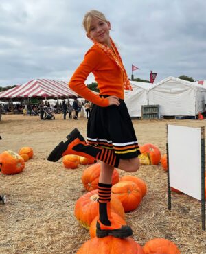 London Fuller Instagram - BOO 👻⁠
•⁠
•⁠
•⁠
#halloween #girlsfashion #girlscostumes #cosplay #costume #pumpkinpatch