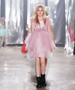 London Fuller Instagram - You’re never underdressed or overdressed with a… big pink dress 💗 or whatever Karl Lagerfeld said!! 😜

Models: London & Sedona @londonandsedona 
Production: La Belle Magazine @labellekidz
Producer: LILY KOZ @lilykozstudio
Fashion Brands: 
G I Ó B E S P O K E @gio_bespoke_ 
CHRISANTHI COUTURE @chrisanthicouture_  (accessories)
Show assistant: Josc
Photographers: Luxx & Weston Mosburg
La Belle RUNWAY Team: Wendy & Sandra
Show Organizer: The Society Fashion Week @thesocietyfashionweek
•
•
•
#fashion #fashionweek #catwalk #runway #runwayfashion #runwaymodel #model #fashionweekmodel #bespoke #couture #bespoketailoring #girlsfashion #prom #highfashion #bestdressed #styleinspo #ootd