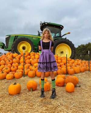 London Fuller Instagram - Wicked Witch of the West 🧹⁠
•⁠
•⁠
•⁠
#costume #cosplay #witch #halloween #halloweencostume #halloweencostumeideas #pumpkinpatch #halloweenfashion #halloweenlosangeles #halloweencalifornia #hollywoodhalloween