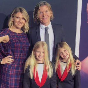 London Fuller Instagram - Never forget what Christmas is really about! FAMILY 💚❤️ #merrychristmaseve #merrychristmas 
📸: @bombshellmovie 
•
•
•
#moviepremier #movie #premier #family