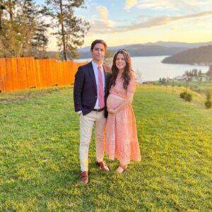 Lorenzo James Henrie Instagram - Beautiful weekend, beautiful wife, beautiful life! Hope everyone has a great Sunday! 

“All the darkness in the world
cannot extinguish the light of
a single candle.” 

#sunday