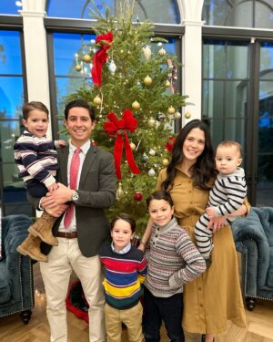 Lorenzo James Henrie Instagram - Merry Christmas from the Henries! Hope everyone has a beautiful and blessed day! 

#christmas