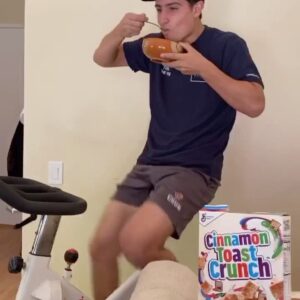 Lorenzo James Henrie Instagram - Prepping for tonight the best way I know how - with @thisistheyearfilm's Premiere Partner @cinnamontoastcrunch. 

There's still time to get your tickets at the link in my bio, HURRY!! See you tonight at 7:30 ET! #sponsored
