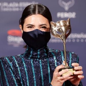Loreto Mauleón Instagram - ✨La noche de ayer fue muy especial. Gracias a los  @premiosferoz y a todas las personas bonitas que os habéis alegrado tanto por mí. Cuánto amor he recibido, no puedo sentirme más feliz y agradecida ✨