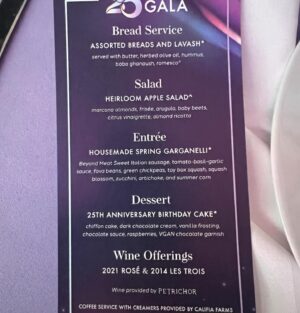 Lori Alan Instagram - Happy Earth Day! 🌎 🌱💚
Let’s all remember the simple things we can do to save our planet. Animal agriculture is the number one leading cause of global warming. Go Vegan to save mother earth, your health and stopping animal cruelty.
@mercyforanimals  had the most beautiful 25th anniversary gala, so inspiring about the ways we can help the animals, the earth and always leading with hope and compassion.
Amazing to be with other compassionate, activists and hopeful people 💚🐾🌱🌍💕
#VeganForThe Planet #veganlife #VeganForTheAnimals #FitOver50 #RedCarpet #MercyForAnimals