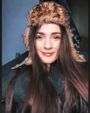 Lorina Kamburova Instagram - Честита 2021!🌝🌟
Изминалата ни научи да ценим всичко важно, а сега е време да му се насладим! Желая ви щастие, щастие и пак щастие💓💥Планирайте мечтите си, Вселената всичко чува и изпълнява, когато е от сърце пожелано⚡☀️ 
*От Русия с любов😊💗😜

С Новым годом! Желаю вам самое главное - здоровье! Любите себе💗 Тогда любовь приедет сама 🌈⚡

Happy New year my dear friends☀️ Let that be the best year for you💞 Wish you health and happiness

#lorinakamburova #лоринакамбурова #отрусияслюбов #мечти #вселена #сновымгодом #любовь #happynewyear #universe #bestisyettocome