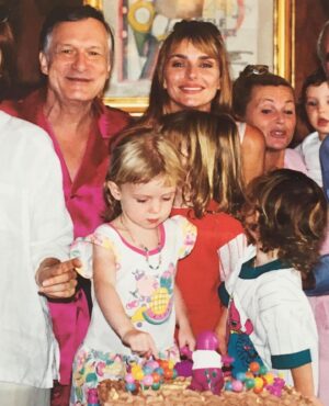 Lorraine Nicholson Instagram - Lorraine Nicholson never went to summer camp as a child—instead, she went to the Playboy Mansion.

Daughter to Jack Nicholson and Rebecca Broussard, @lnicholson visited the Mansion often from the year she was born, 1990, until she was about 11, “because that’s where my friends were.” She loved the Mansion and had a “quiet reverence” for the place—she even recalls swimming in the infamous grotto with her eyes open, before she knew what sex, let alone a sex cave, even was. “People assume that my father took me to the Mansion, but they assume wrong,” she writes. “In fact, I can venture with confidence that I spent more time there than my father ever did.”

At the link in bio, the actress and director recounts playing at the Playboy Mansion with Hugh Hefner’s sons—and when and why the dream ended. 

Portrait by @ericraydavidson . Photos courtesy of Shutterstock/Lorraine Nicholson

Courtesy of @vanityfair 🥹