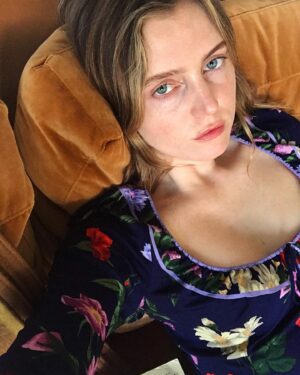 Lorraine Nicholson Instagram - Elaine Bickelson // in other words, i am not myself