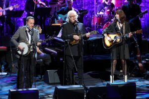 Lorrie Morgan Instagram - Keith's bluegrass roots were well represented last night when @justinmosesmusic , @rickyskaggs and @mollytuttle honored him in song. Also in the band were Jeff White and Deanie Richardson.

#bluegrass #bluegrassmusic #keithwhitley

photo credit: by Jason Kempin and Terry Wyatt/Getty Images for the @officialcmhof