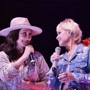 Lorrie Morgan Instagram - Thank God for good girlfriends! Love my pal @pamtillis  #opry #grandoleopry #lorriemorgan #90scountry #womenofcountrymusic