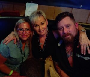 Lorrie Morgan Instagram - It’s Christmas time 🎄 at the Lorrie Morgan household, and we can’t think of a better way to share this, than to have a “War Paint with Lorrie Morgan” episode with her two kids, @jessekeithwhitley and Morgan Whitley in the studio with her. They share their holiday memories (not only Christmas, but some Halloween memories too), what it was like growing up in the Lorrie Morgan Home during the holidays, and some very funny childhood stories, along with an impersonation (or two) by Jessie. Check it out - link in bio! ❤️🤍