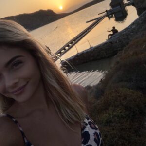 Lou Baudry Instagram - 🇬🇷 memories (trouvez l’intrus 🤫)