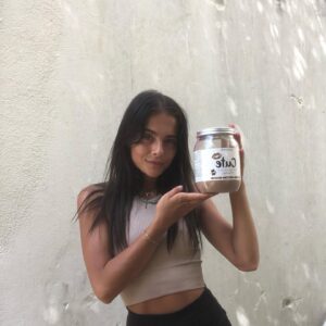Lou Baudry Instagram - Healthy life with @cutenutritionfr ✨ 
• Leurs shakes sont remplis de toutes les vitamines et minéraux essentiels 💕🙈💓
💛🌞-20 % avec mon code LOU20 🌞💛