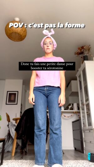 Lou Howard-Levy Instagram - L’actu est atroce, il fait pas beau, alors quand j’ai pas l’énergie de tout casser, je fais une petite danse. Pour de vrai ça m’a fait du bien de danser en faisant l’andouille. Je vous souhaite d’être des andouilles. #andouille