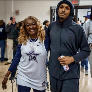 Lou Williams Instagram - Ma Dukes, I appreciate you and I love you. HAPPY 66 LYFE DAY!!!! I might take you to the city with me tonight 😂😂😂. Love you @2commamama