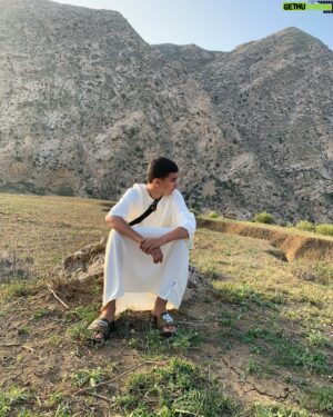 Louai El Amrousy Instagram - la simplicité ✨🇩🇿⛰️
Montagne, qamis, famille les choses simple 👀🤣
On dirait je l’ai forcer le dernier 🤣