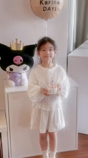 Louis Cheung Instagram - 💓

Hey👋🏻 
I am 7 years old today🎂✨
I am a BIG BIG girl😎

Thank you everyone for your love 🥰❤️❤️❤️