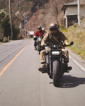 Louis Cheung Instagram - 舊年差唔多依個時間
拍完《盜月者》，留咗係日本
bike Trip 🥹

希望有機會再去玩過🔥💪🏼

#travel #Japan #biker 
#harleydavidson #sakura