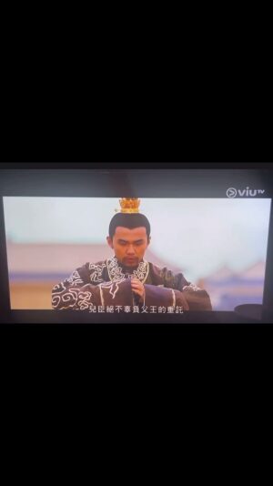 Louis Cheung Instagram - 原來好多年前
我都做過姐卵條廣東話聲帶😂😝

多謝好朋友，尋日睇電視幫我錄低呢一刻
Chi真係開始唔記得以前做過啲咩🤦🏻‍♂️😂

#配音員
#其實配音界嚟講我都入行超過幾十年😂