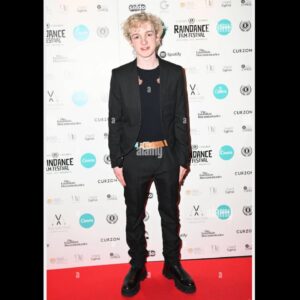 Louis Hynes Instagram - Suited and booted in all charity shopped clothes for the premiere of the genius @arthurbraxton at @raindancefilmfestival .  Huge congrats to @lukecutforth for this brilliant debut.  Cannot wait to see what comes next from the whole brilliant crew!! #raindance #raindancefilmfestival #arthurbraxton #thedrowningofarthurbraxton #sustainablefashion