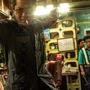 Louis Koo Instagram - 《九龍城寨·圍城》定檔預告正式登場！

黃金陣容拼湊出台前幕後精英團隊、細膩搭建重現80年代「三不管」九龍城寨的獨特景色、忠於原著的精彩角色，配以緊張刺激喘不過氣的武打動作！

5月1日 城門大開👊🏼💢

【監製】#莊澄 #葉偉信 
【導演】#鄭保瑞 【動作指導】#谷垣健治 
【編劇】 #歐健兒 #陳大利 #黎俊 #岑君茜
【原著小說改編】#余兒【漫畫】#司徒劍橋 
【美術設計】#麥國強

#九龍城寨圍城 #5月1日城門大開
#動作電影
#古天樂 #洪金寶 #任賢齊 #林峯 #劉俊謙 #黃德斌 #伍允龍 #胡子彤 #張文傑 #廖子妤
#寰亞電影 #無限動力 #天下一電影#銀都機構 
@onecoolpictures