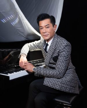 Louis Koo Instagram - 時間對我來說十分重要，擁有絕佳精準度與穩定性的腕錶，讓我可以追求一切工作準時完成。

愛彼Royal Oak皇家橡樹腕錶誕生50週年，是傳承歷史的一代完美傑作，大家可於9月18日至25日到訪旗艦展覽欣賞其高級鐘錶工藝。

@audemarspiguet 
#AudemarsPiguet 
#RoyalOak50Years