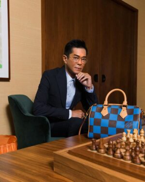 Louis Koo Instagram - Louis Vuitton 2024年早秋男裝時裝秀，昨晚在香港星光大道上舉行，感覺特別親切。 @pharrell 帶領我們進入一個充滿色彩繽紛、賞心悅目的晚上。
@louisvuitton #LVMenPreFall24 #hongkong 
@whshaun @djcalex