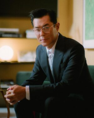Louis Koo Instagram - Louis Vuitton 2024年早秋男裝時裝秀，昨晚在香港星光大道上舉行，感覺特別親切。 @pharrell 帶領我們進入一個充滿色彩繽紛、賞心悅目的晚上。
@louisvuitton #LVMenPreFall24 #hongkong 
@whshaun @djcalex