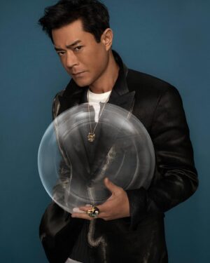 Louis Koo Instagram - Happy Anniversary Mr Magazine
@kevinstarkchu @warriorsoffuturemovie 
@so_kai_tai 
@edwin_ma_mr_magazine 
@cartier @cindyclm @missevalam 
@fendi @floranceyip 
@onecoolpictures 
#明日戰記 #尋秦記 #朱鑑然 
#comingsoon #2022