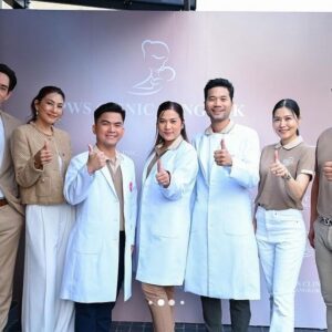Louis Scott Instagram - Grand opening แล้วนะจ๊ะ 🎉🩷🎆🎊👶👩‍🍼 all hard work pays off #ขอบคุณทุกคนมากๆครับ 🙏🏼🙏🏼🙏🏼 แท็ก @noonrami @pawarisayimyam @nipatsinyimyam @nath_befamous @thanapob @boy_pisanu @_amanda_persson @kaechollada @dandaojaja @pwsclinicbangkok