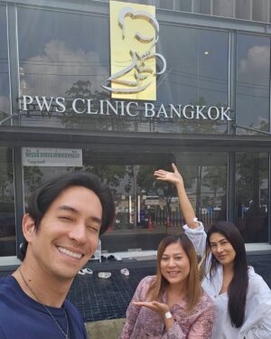 Louis Scott Instagram - ไม่soonละนะครับ เปิดละนะ @pwsclinicbangkok  @noonrami  @pawarisayimyam ❤️