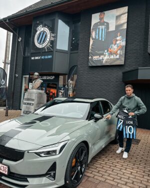 Louis Talpe Instagram - Christmas gifts for the boys, both got a number on the back that I wore in my oh so glorious days as an amateur footballer.
Speaking about numbers. The Polestar BST edition 230 I’m driving has a few good numbers too. 21 inch wheels, 476 hp, 680 nm torque, 460kms 🔋 and 0-100 in 4.4s.
If you’re still looking for a new EV in the new year, make sure to check out @polestarcars website and see if the model 2 or 3 could be exactly what you are looking for!
Super safe super strong awesome looking car.