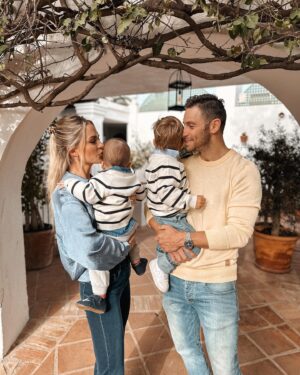 Louis Talpe Instagram - I’ve been sick more in the last 2.5 years than i have ever been over the past 15 years .. never would have thought all these kids viruses would have such heavy impact on me over and over again.. 
but they will never stop me from cuddling the 3 loves of my life ..💙💛