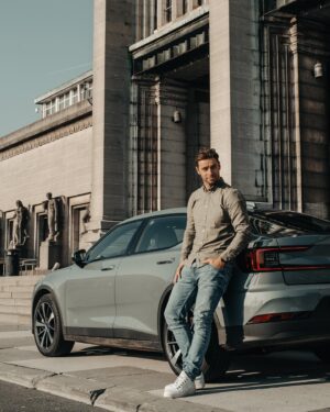 Louis Talpe Instagram - Always bringing the best of Sweden to Belgium .. So exited to join team @polestarcars 🇸🇪🔋 
#polestar #polestar2