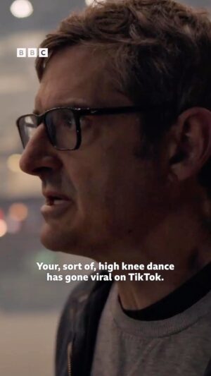 Louis Theroux Instagram - @officiallouistheroux doing @stormzy’s high knee dance could be the highlight of 2022 😂

Watch Louis Theroux Interviews on iPlayer from Tuesday

#BBCiPlayer #LouisTheroux #LouisTherouxInterviews #Stormzy #HighKneeDance