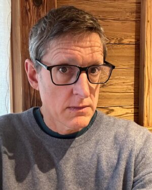 Louis Theroux Instagram - Can you tell what’s different? I’ve shaved off my eyebrows! I’m also thinking about getting micro blading soon. In the meanwhile I figure no eyebrows is better than patchy eyebrows. Do you agree? #alopecia #nobrows #nobrowsnoproblems